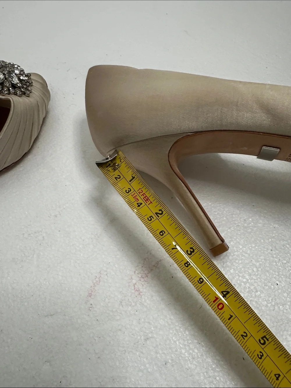 Badgley Mischka Champagne Satin Peep-Toe Heels with Crystal Medallions size 9